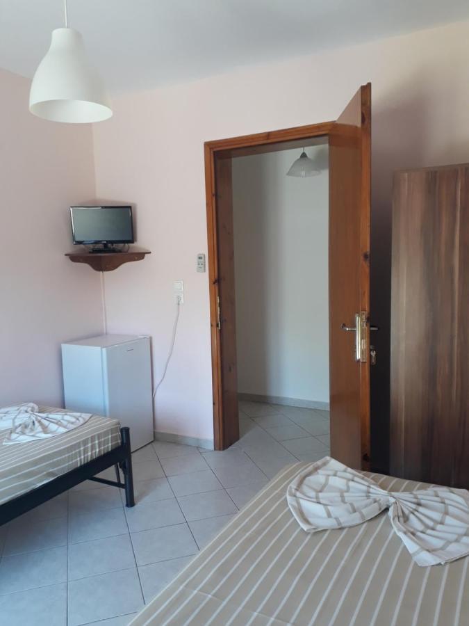 Elena Rooms-Apartments Asprovalta Bagian luar foto