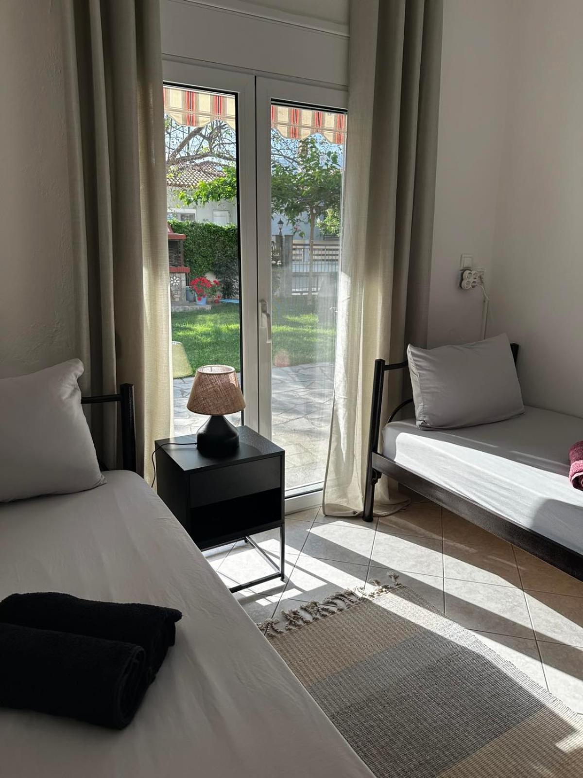 Elena Rooms-Apartments Asprovalta Bagian luar foto