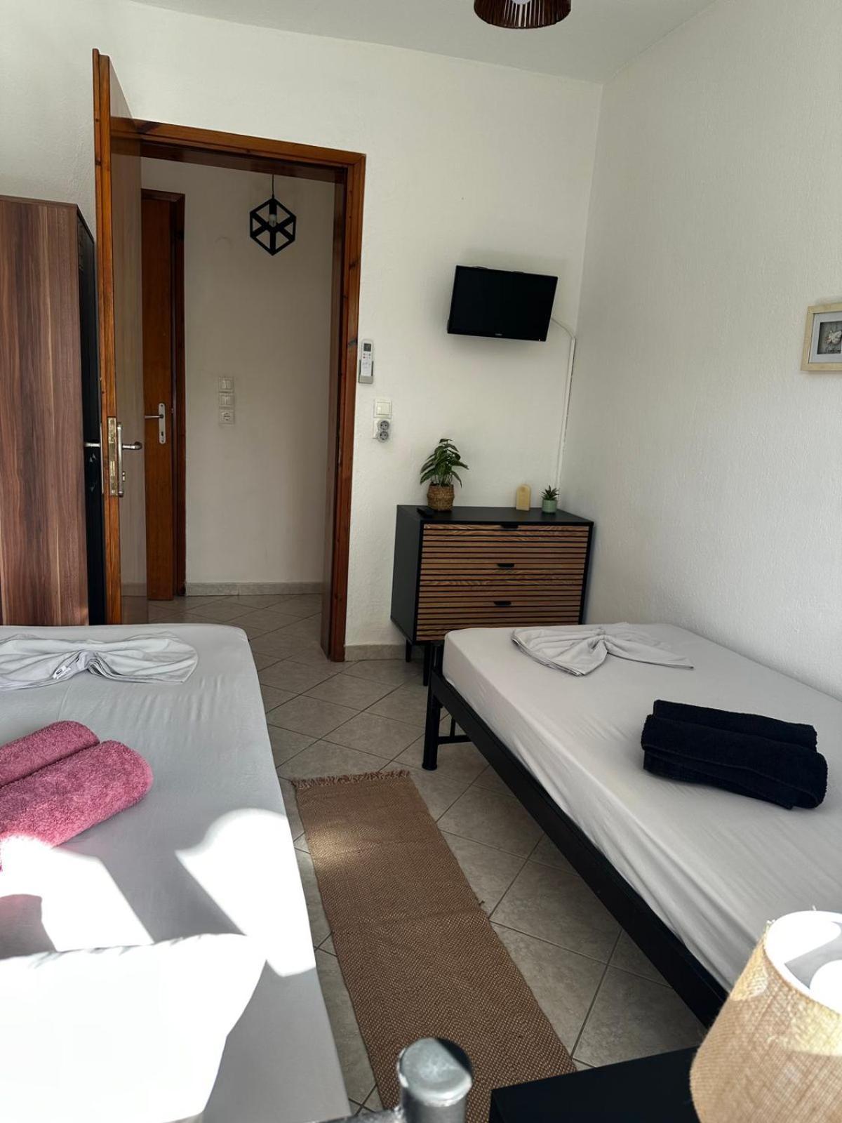 Elena Rooms-Apartments Asprovalta Bagian luar foto