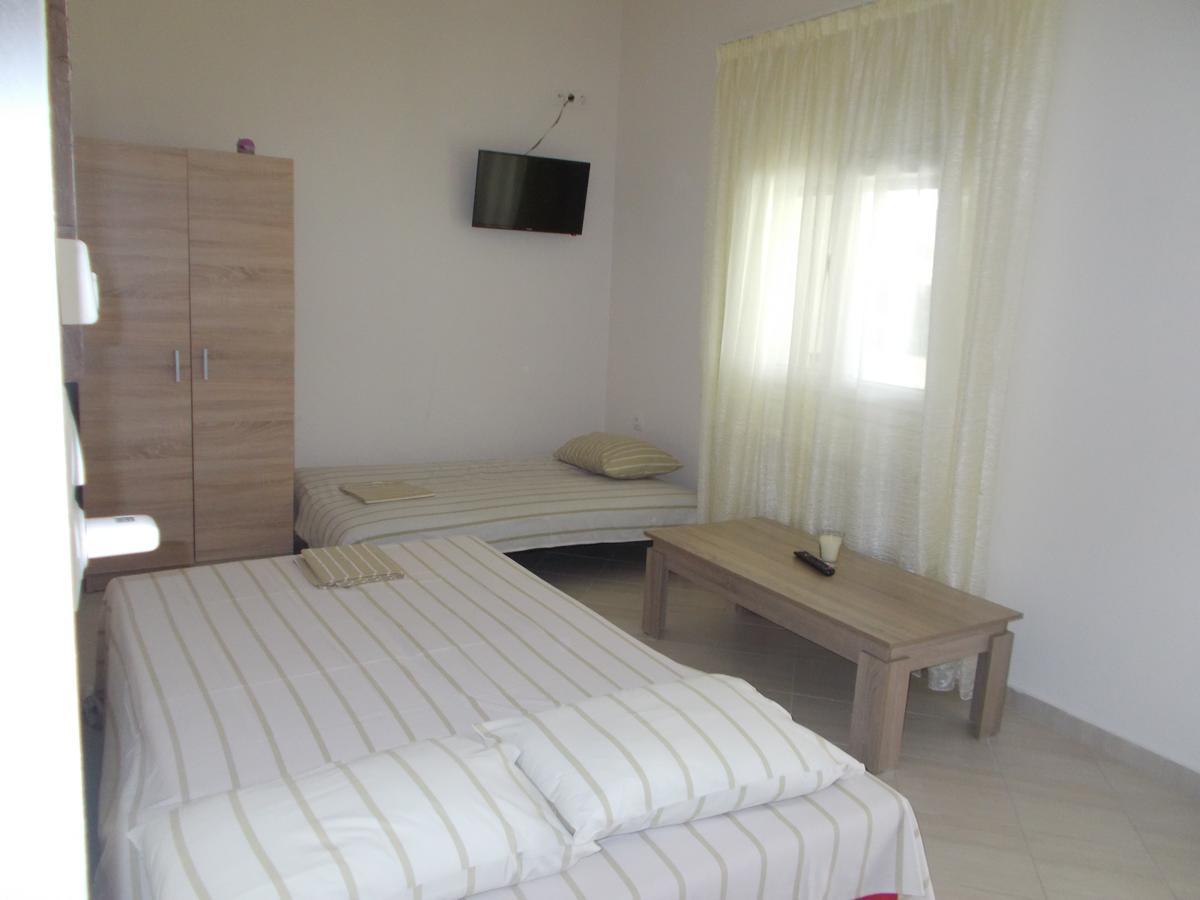 Elena Rooms-Apartments Asprovalta Bagian luar foto