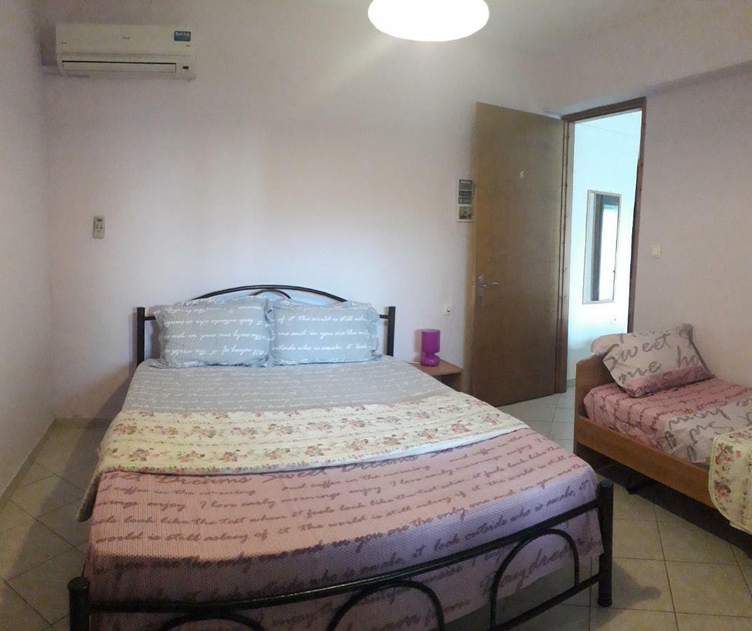 Elena Rooms-Apartments Asprovalta Bagian luar foto